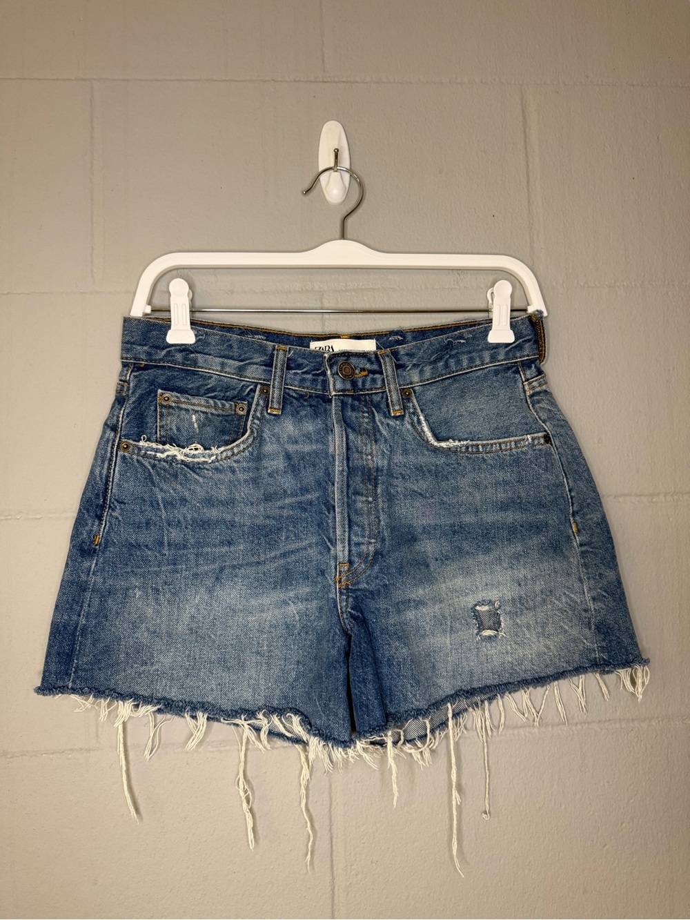 Zara Distressed Cutoff Jean Shorts Button Fly Women’s Size 4 Cotton